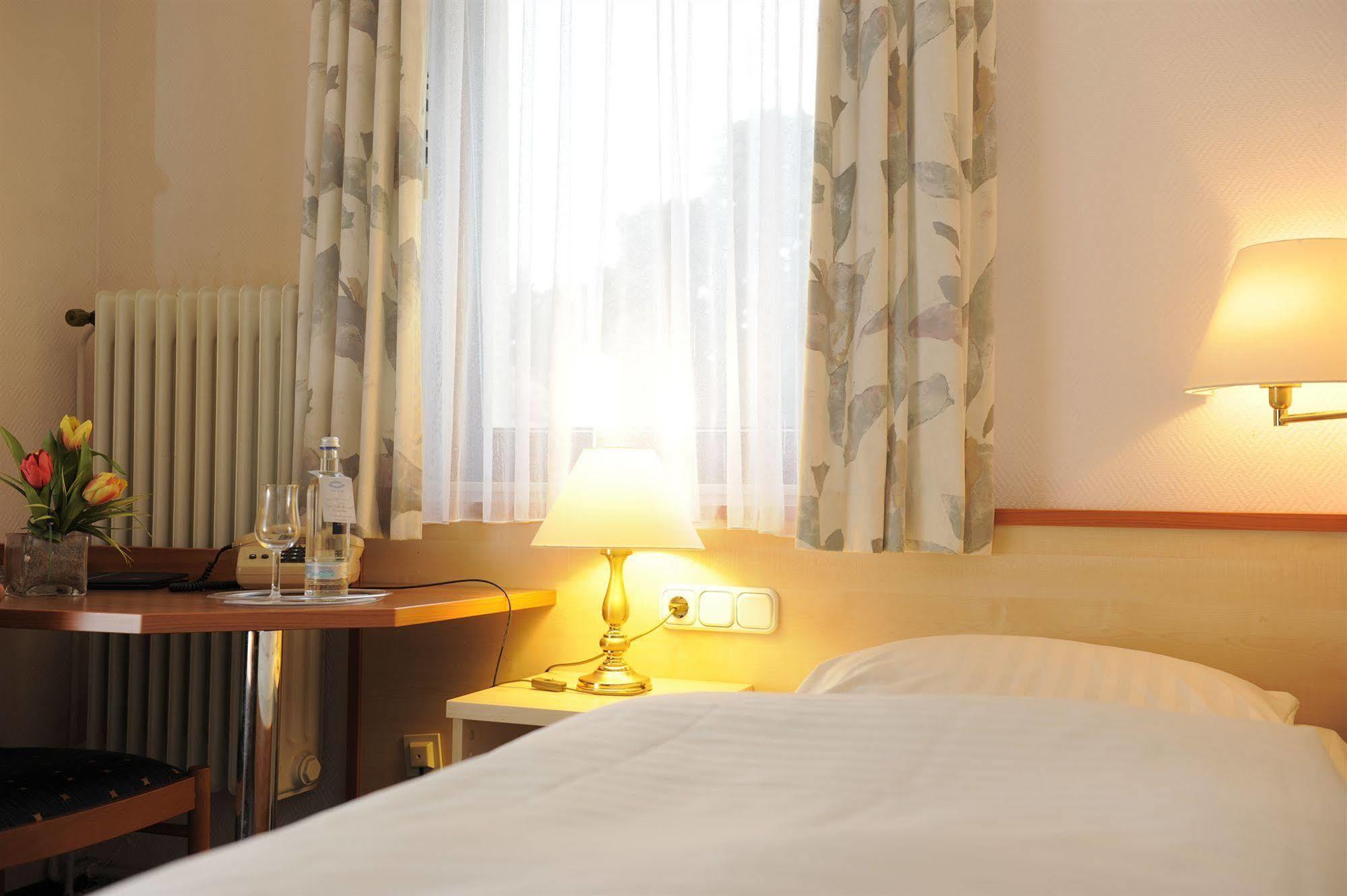 Hotel Heldt Бремен Экстерьер фото